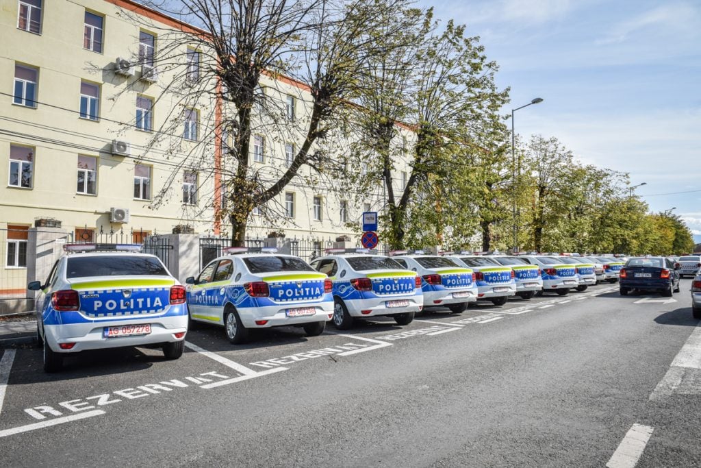 masini-politie-politia-15-cwmz