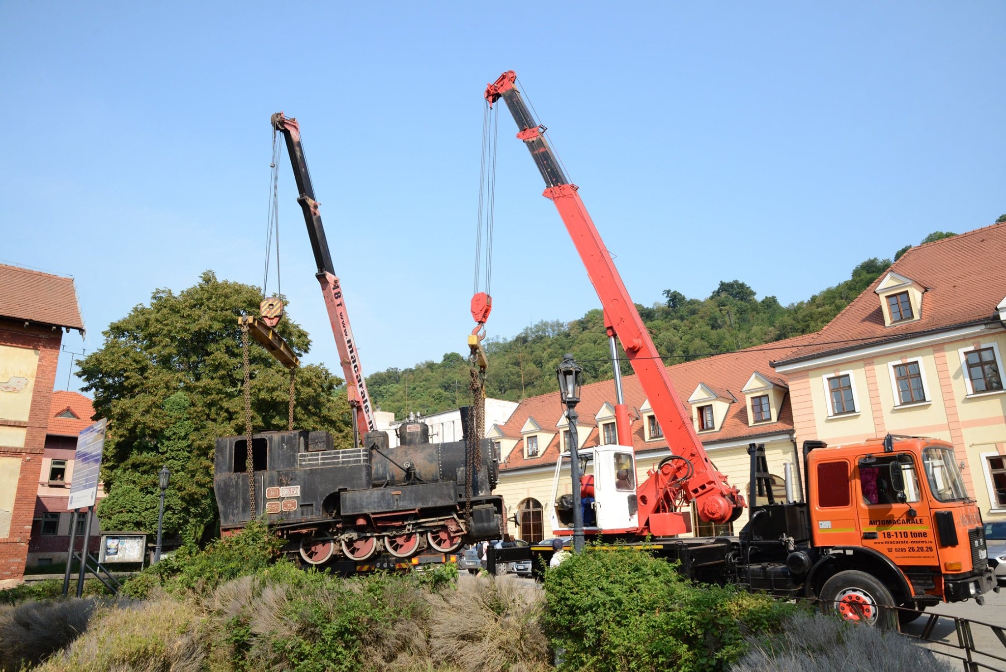 După 26 de ani, una din vechile locomotive cu abur ale mocăniței s-a întors acasă