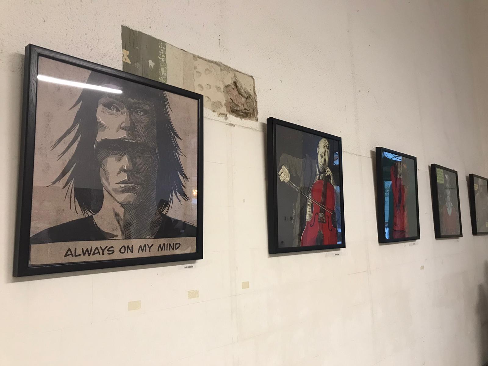 Elevii de la Liceul de Artă din Sibiu au expus pentru prima dată lucrări la Noaptea Albă a Galeriilor