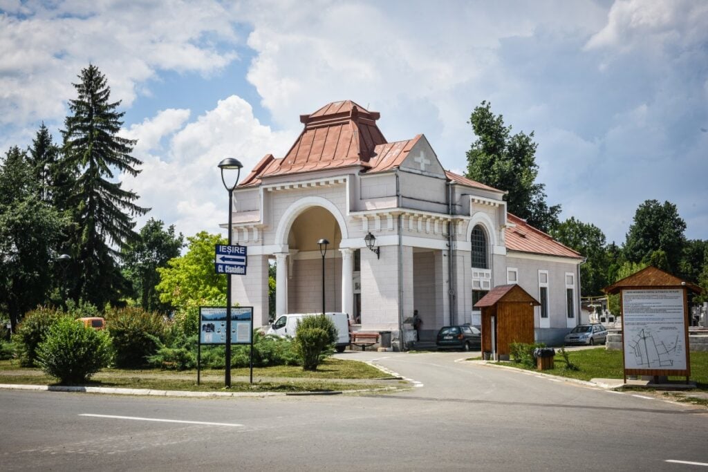 capela-cimitir-1-hwic