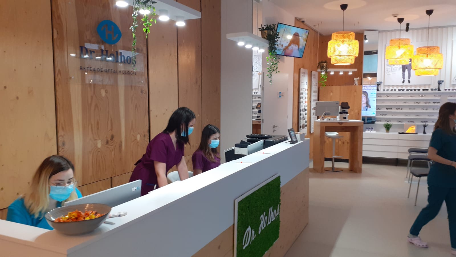 Operații gratuite de cataractă în cadrul unui proiect inițiat de AFOS și Clinica Dr. Holhoș