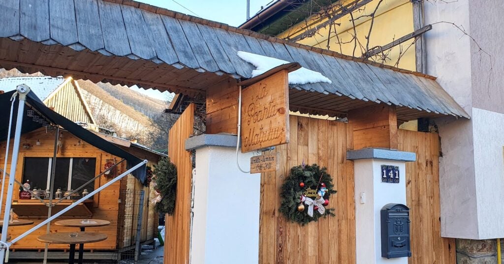 la-poarta-motului-intrare-depj