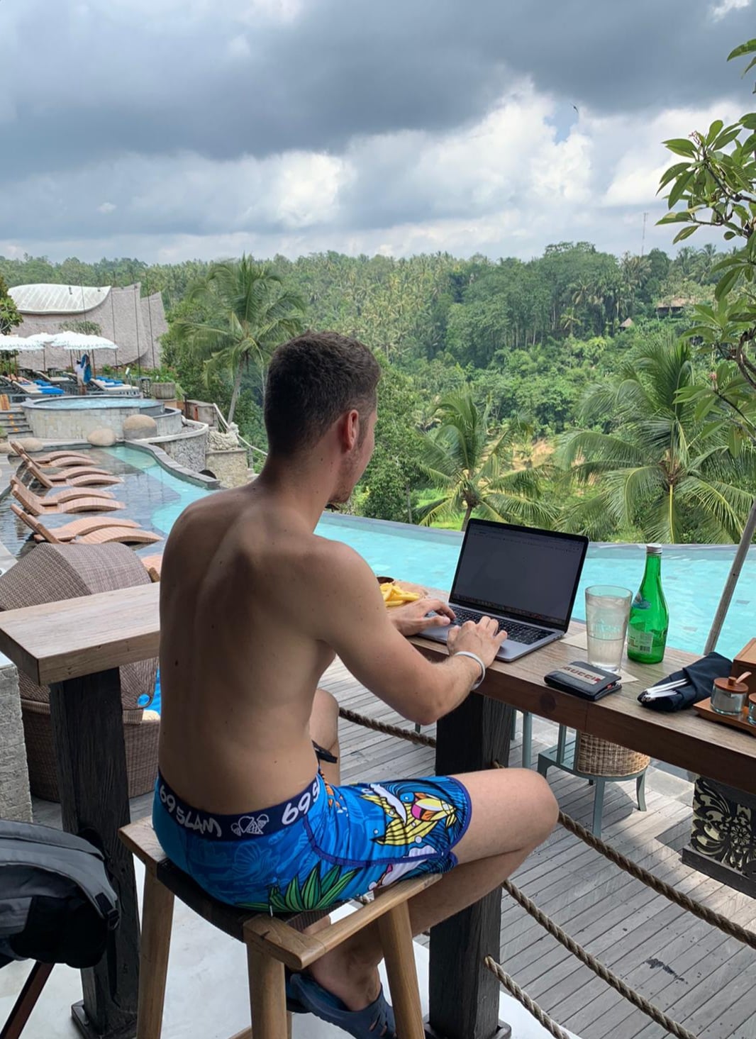 Tânărul sibian care s-a îmbogățit din cryptomonede după ce a renunțat în ultima clipă la o carieră în Poliție: Investiți banii pe care vă permiteți să-i pierdeți!