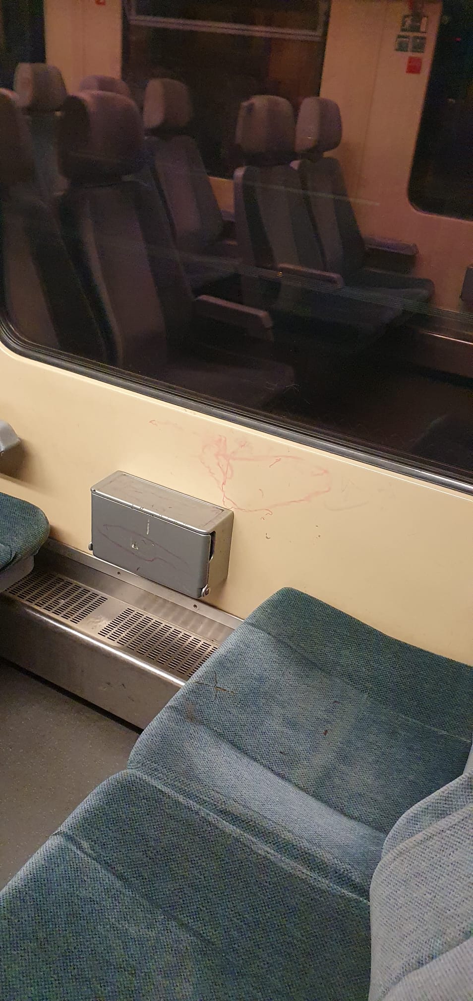 FOTO Am plecat spre Cluj cu noul tren privat și m-am întors cu CFR-ul. Principalele diferențe
