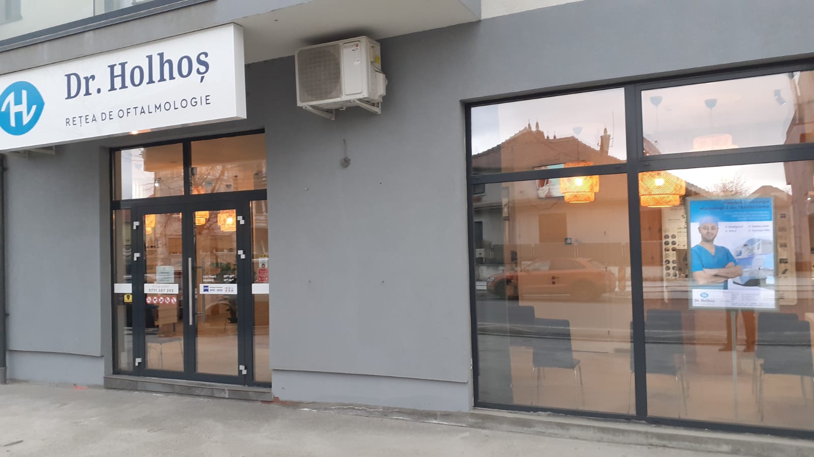 Operații gratuite de cataractă în cadrul unui proiect inițiat de AFOS și Clinica Dr. Holhoș