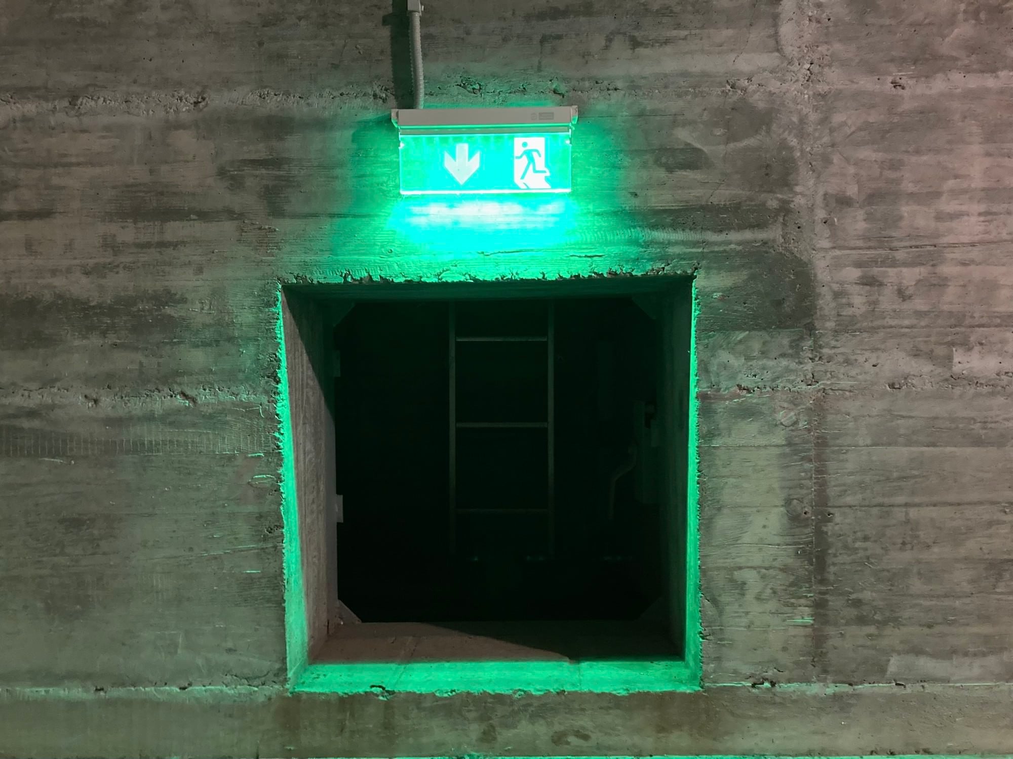 FOTO VIDEO Am văzut unde ne refugiem în caz de război – pivnițe vechi de peste 30 de ani și ascunzători de lux în clădirile noi