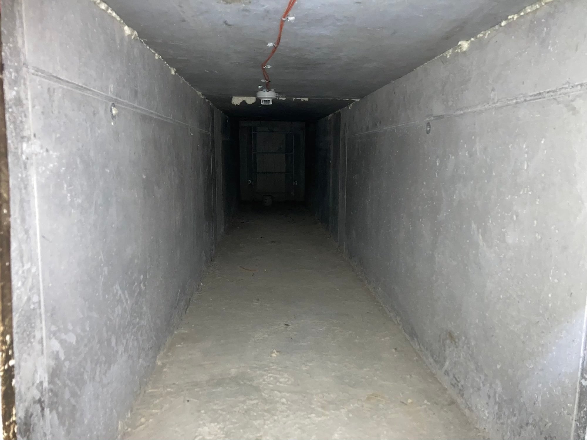 FOTO VIDEO Am văzut unde ne refugiem în caz de război – pivnițe vechi de peste 30 de ani și ascunzători de lux în clădirile noi