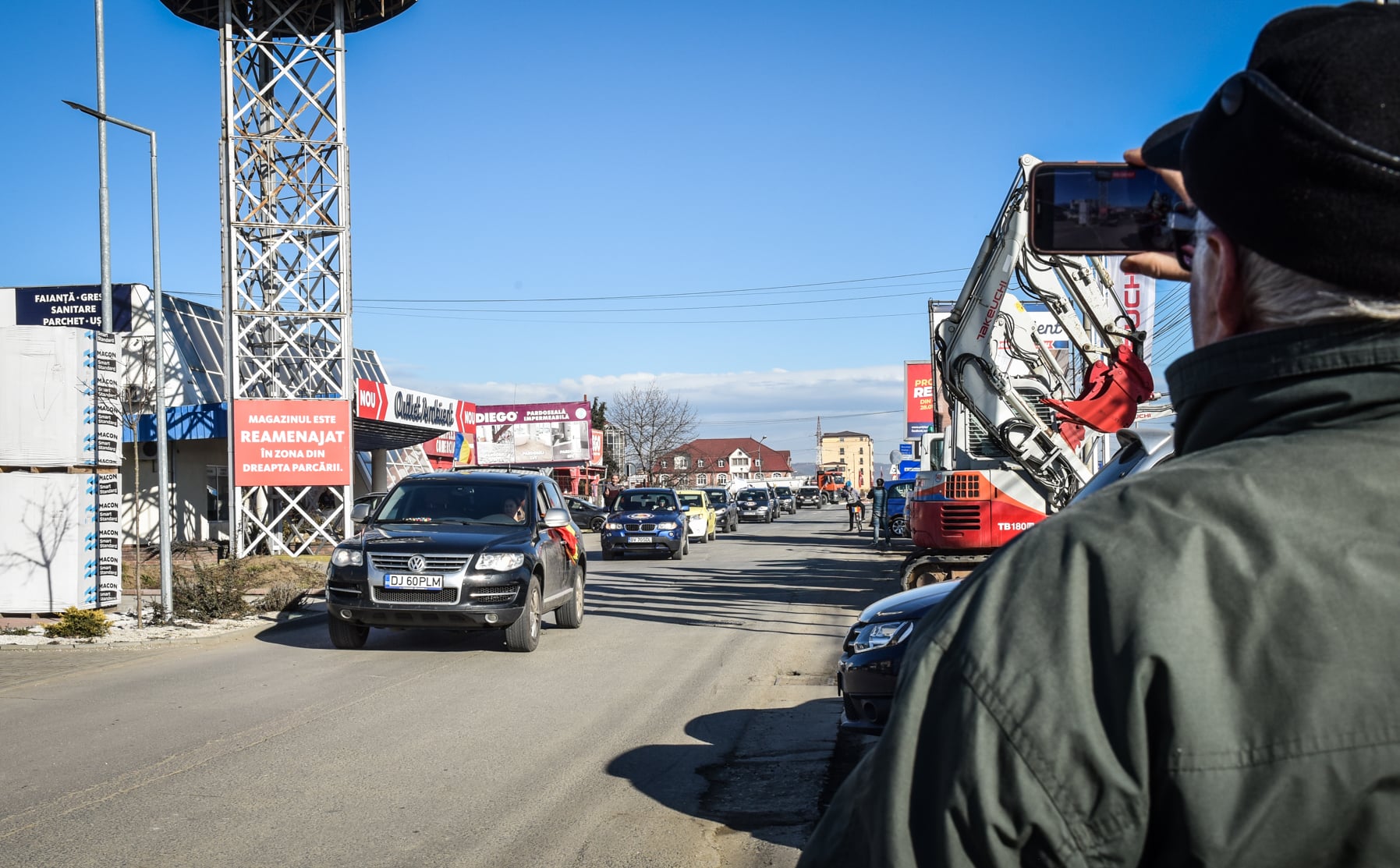 FOTO VIDEO Cum am fost pentru o jumătate de oră de partea Ocultei. Protestatarii de la „Convoiul libertății” au ajuns la Sibiu