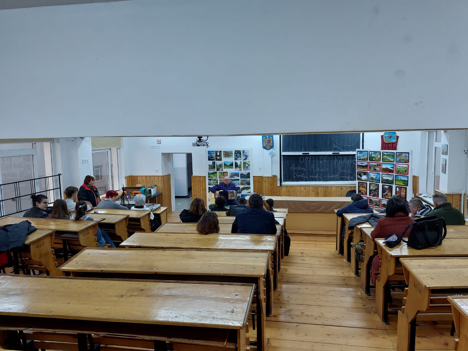 Un elev de clasa a X-a de la „Goga” are deja două cărți scrise: „Cel mai important lucru este familia”