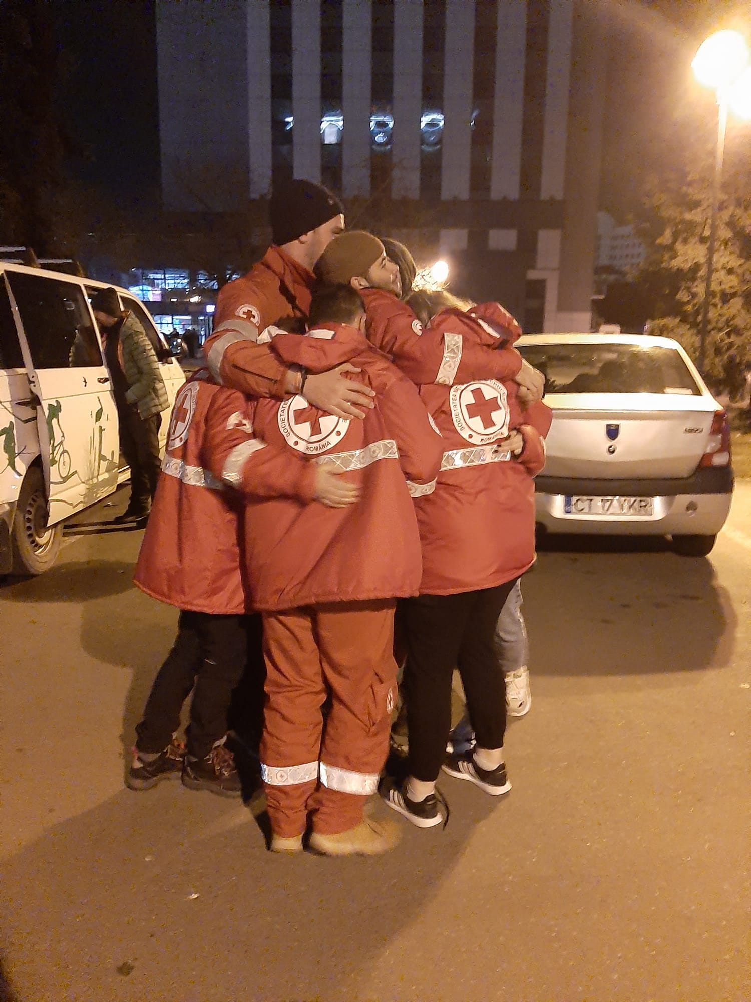 Cine sunt cei șapte voluntari ai Crucii Roșii care au ajutat refugiații ajunși la Sighet
