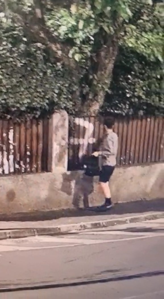 Actualizare ”Amenda în acest caz este de 2.500 lei” – Poliția Locală a prins un tânăr care a mâzgălit Sibiul