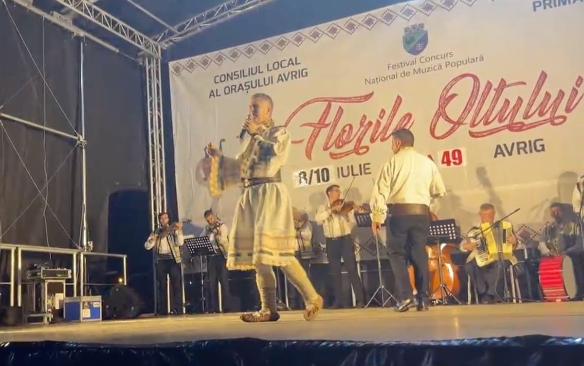 Cristian <mark class='ep-highlight'>Pomohaci</mark>, vedetă în Sibiu, repudiat în Brașov. Consiliul Județean Brașov nu vrea să-i plătească onorariul