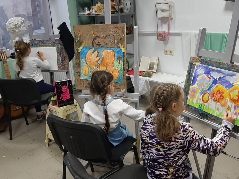 2-2studioul-atunci-9qcf