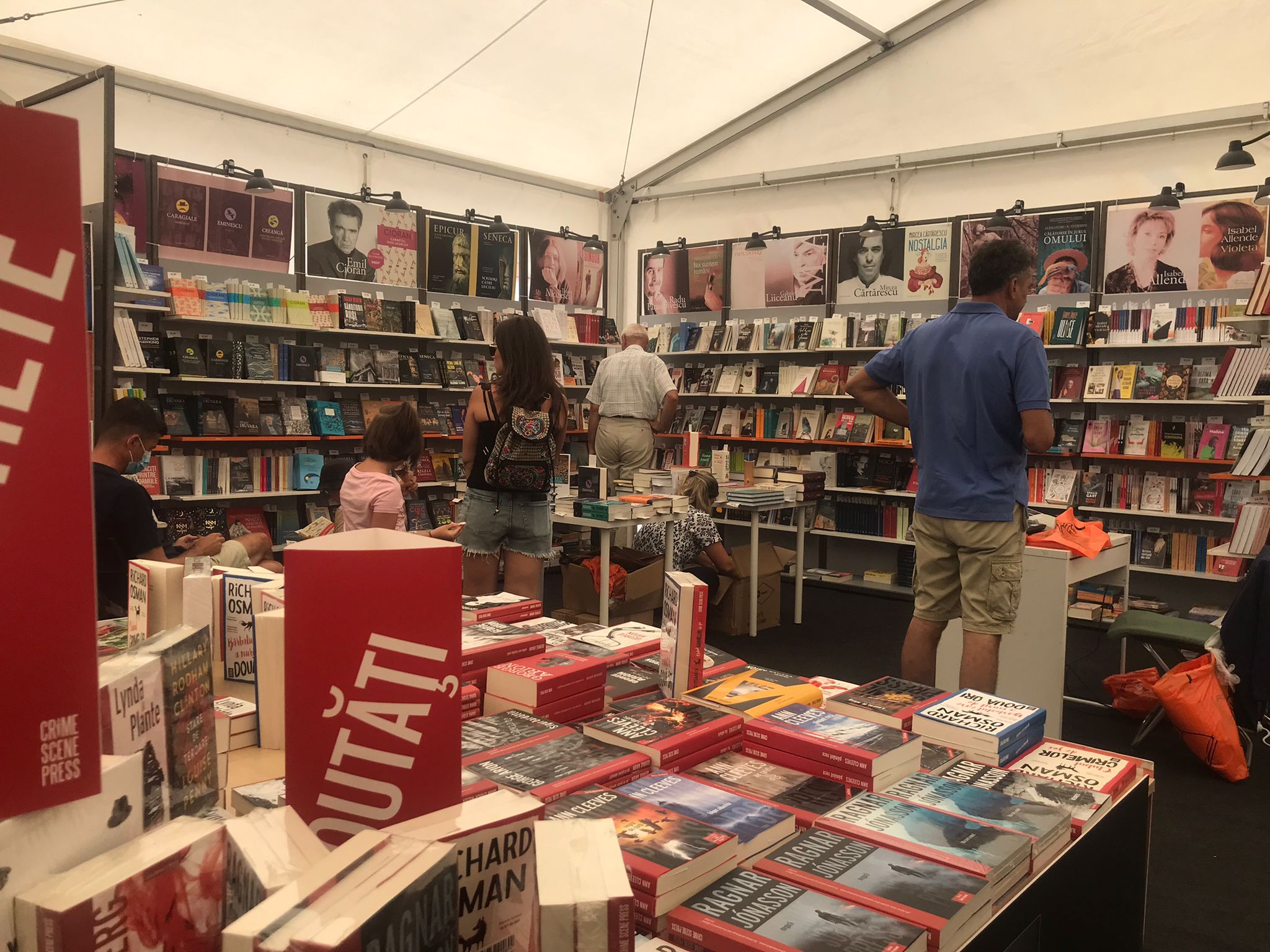 Ce facem în minivacanța de Sfânta Maria? Astra Rock, târg creativ în Piața Huet și târg de carte în Piața Mare, Festivalul Plăcintelor de la Tălmăcel, paradă a câinilor ciobănești românești