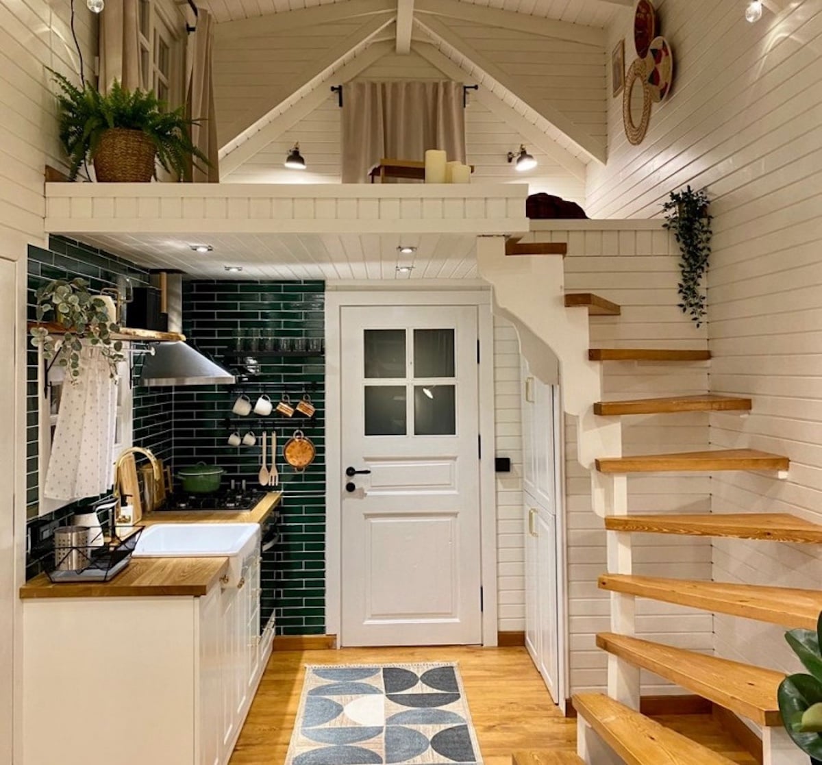 Trendul tiny-house prinde la Sibiu. Până la 35 de mii de euro pentru o locuință eco, în ton cu natura