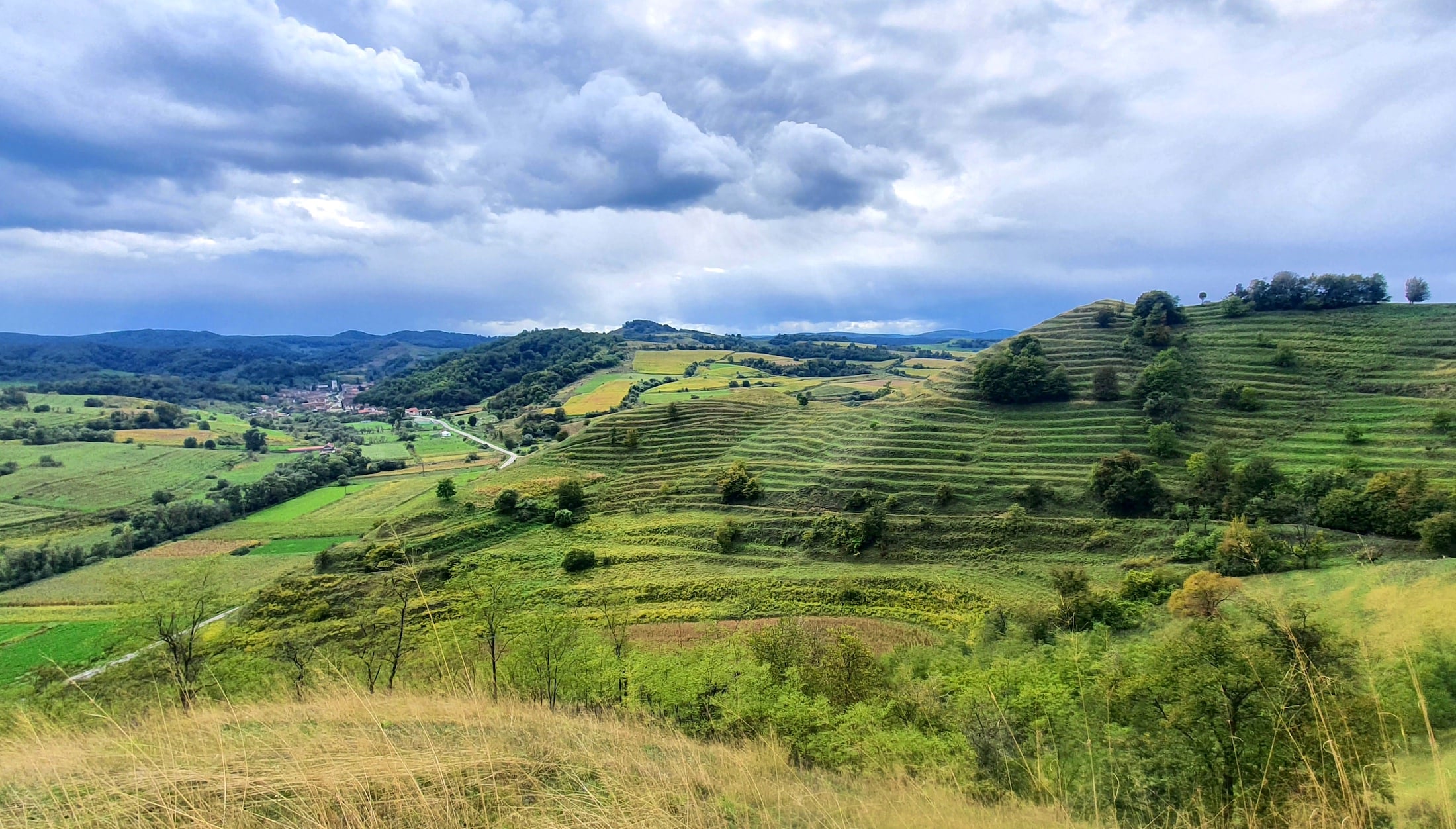 Pe toată Via Transilvanica. Ziua 12 ne-a purtat tot prin Sibiu. Și ce Sibiu...