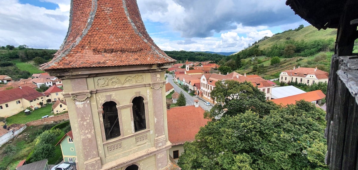 Pe toată Via Transilvanica, ziua 13. Ne-au petrecut doi primari, ambii sibieni, și am sfârșit rătăcind noaptea prin pădure