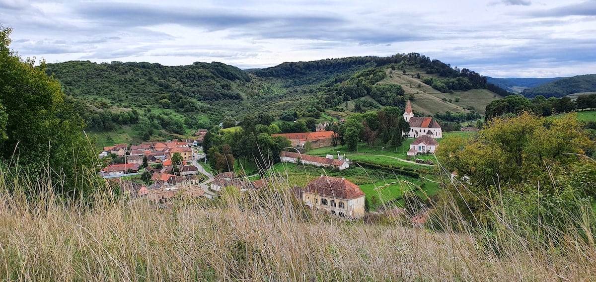 Pe toată Via Transilvanica, ziua 11. Am ajuns la Sibiu: pe coline răsar castele și biserici fortificate
