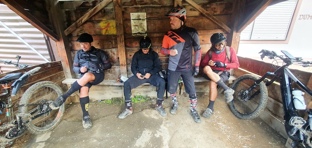 Pe toată Via Transilvanica, ziua 13. Ne-au petrecut doi primari, ambii sibieni, și am sfârșit rătăcind noaptea prin pădure