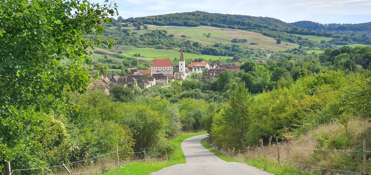 Pe toată Via Transilvanica, ziua 10. Am gonit din ținutul lemnos al secuilor în cel de piatră al sașilor: ne apropiem de casă