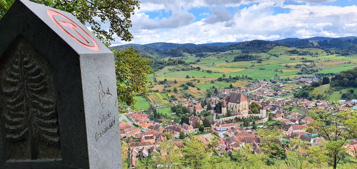 Pe toată Via Transilvanica. Ziua 12 ne-a purtat tot prin Sibiu. Și ce Sibiu...