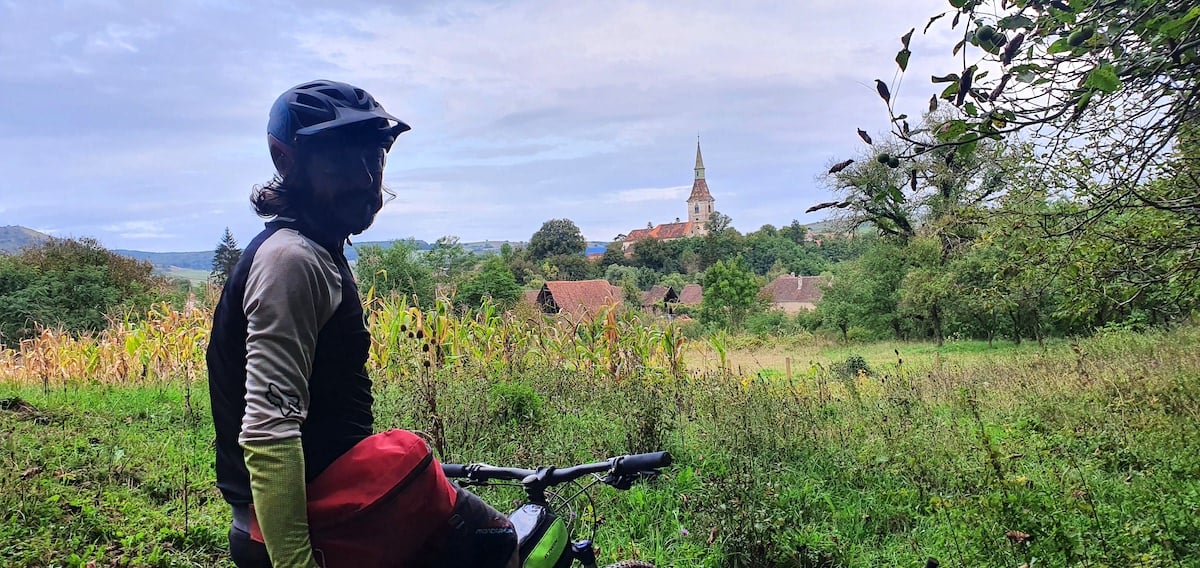 Pe toată Via Transilvanica, ziua 10. Am gonit din ținutul lemnos al secuilor în cel de piatră al sașilor: ne apropiem de casă