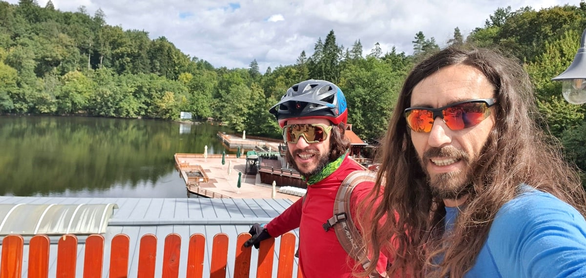 Pe toată Via Transilvanica, ziua 8. Pe autostrada urșilor am ajuns în satul-muzeu