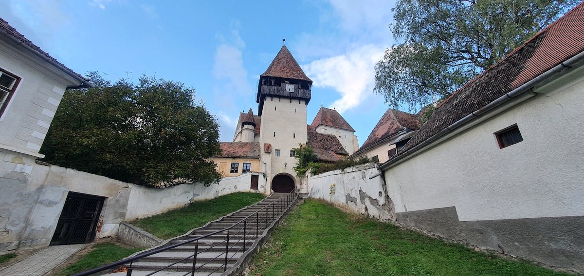 Pe toată Via Transilvanica. Ziua 12 ne-a purtat tot prin Sibiu. Și ce Sibiu...