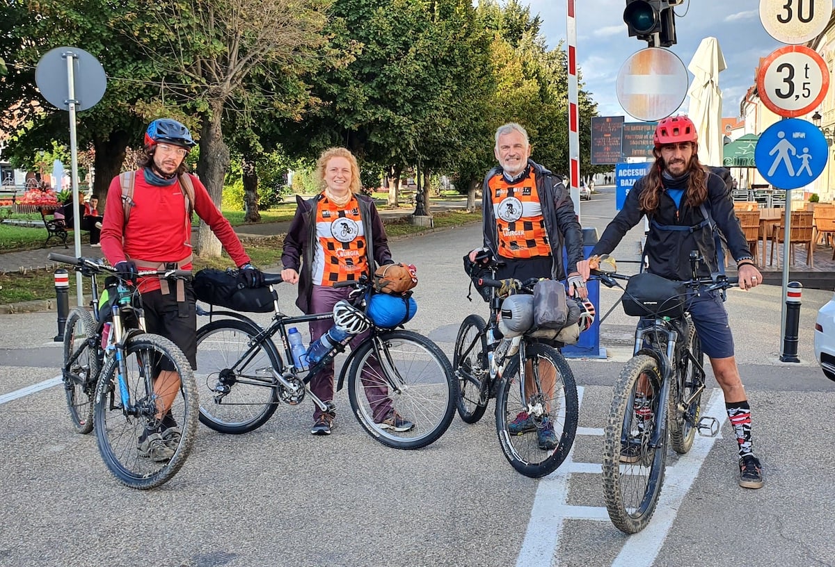 Pe toată Via Transilvanica. Ziua 12 ne-a purtat tot prin Sibiu. Și ce Sibiu...