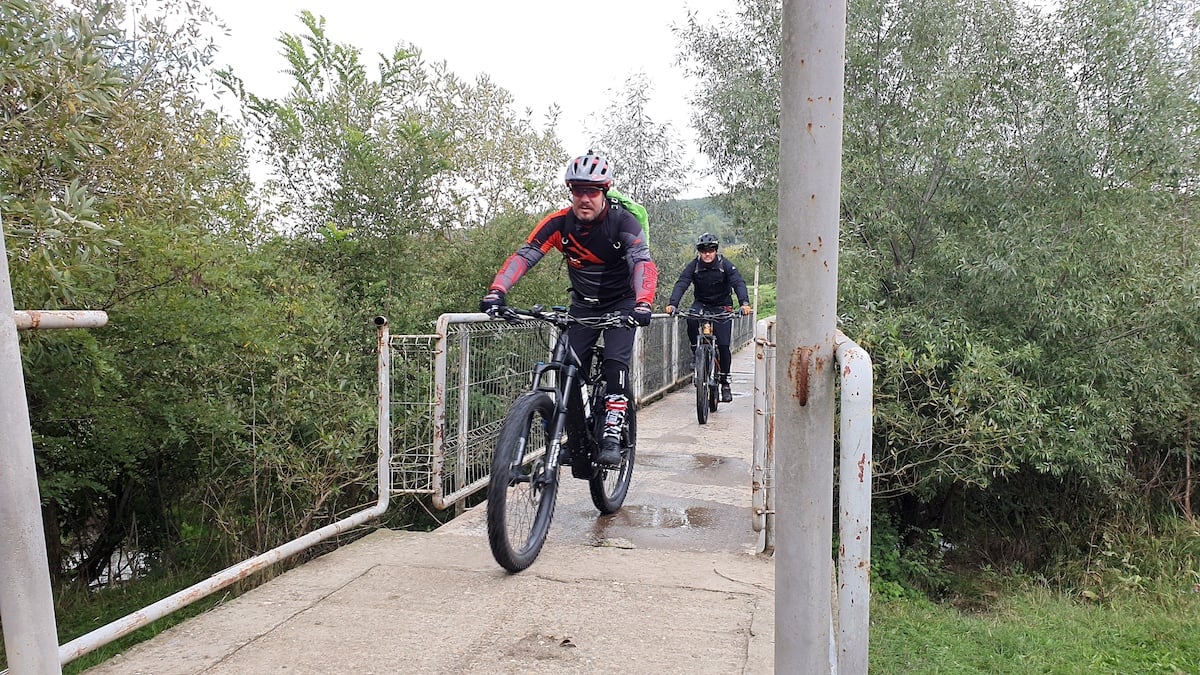 Pe toată Via Transilvanica, ziua 13. Ne-au petrecut doi primari, ambii sibieni, și am sfârșit rătăcind noaptea prin pădure