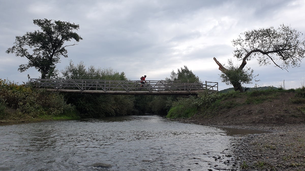 Pe toată Via Transilvanica, ziua 5. Cei care dau farmec potecii: Ilona, Attila și Laci, spre exemplu