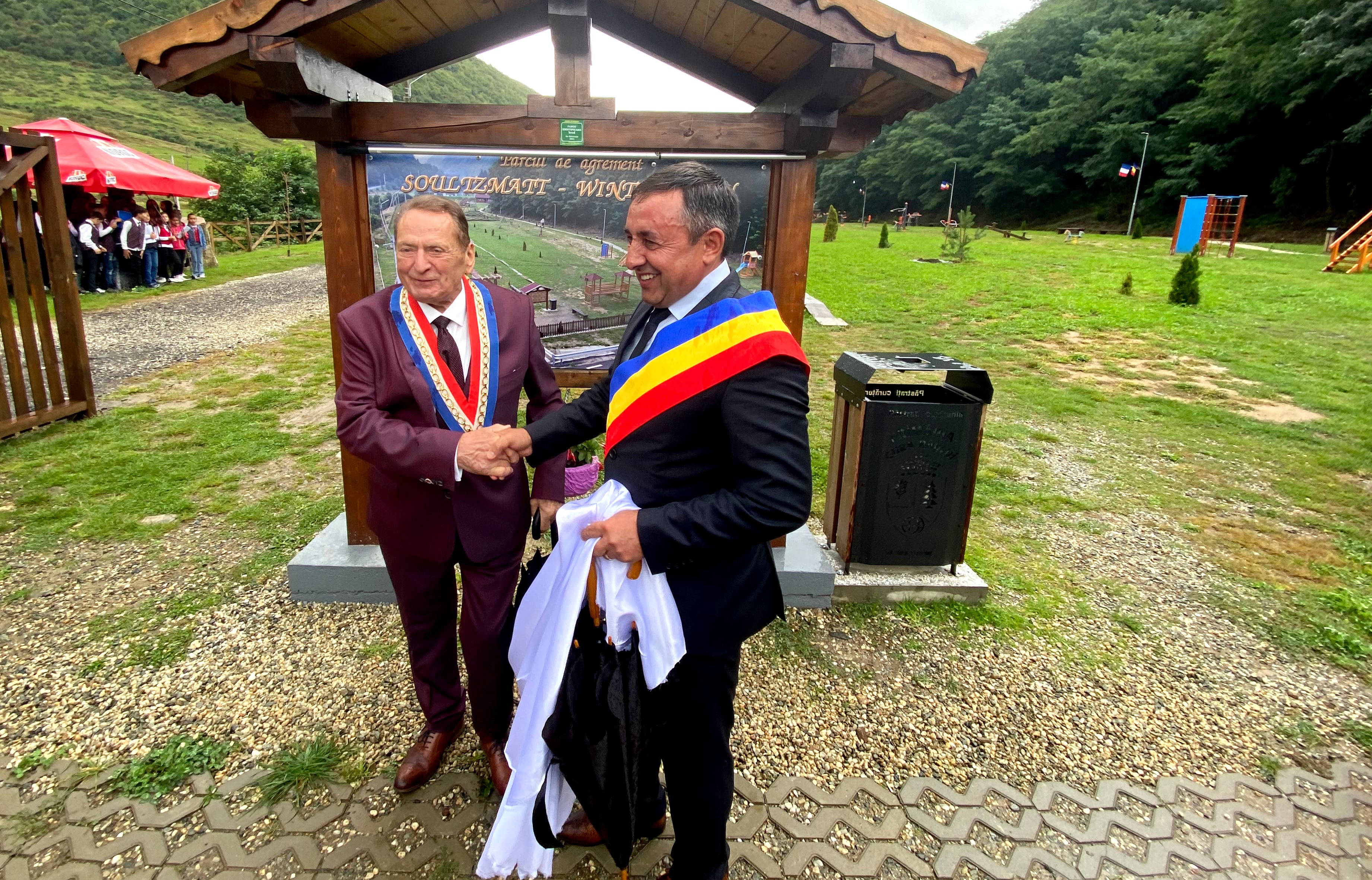 Inaugurarea parcului de distracții din comuna Gura Râului