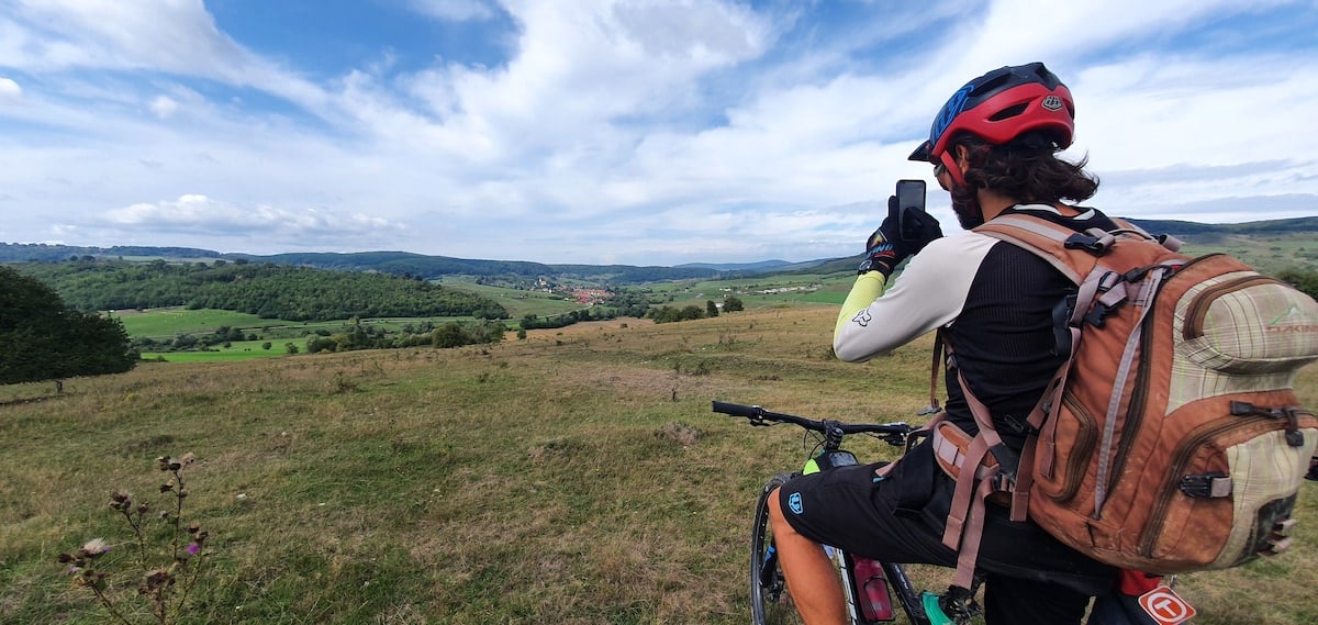 Pe toată Via Transilvanica, ziua 10. Am gonit din ținutul lemnos al secuilor în cel de piatră al sașilor: ne apropiem de casă