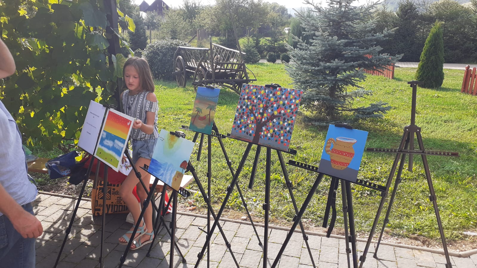 6.000 de lei s-au strâns în Bazarul de Vară pentru Rafael. Faptele mari ale celor mici i-au dat speranță