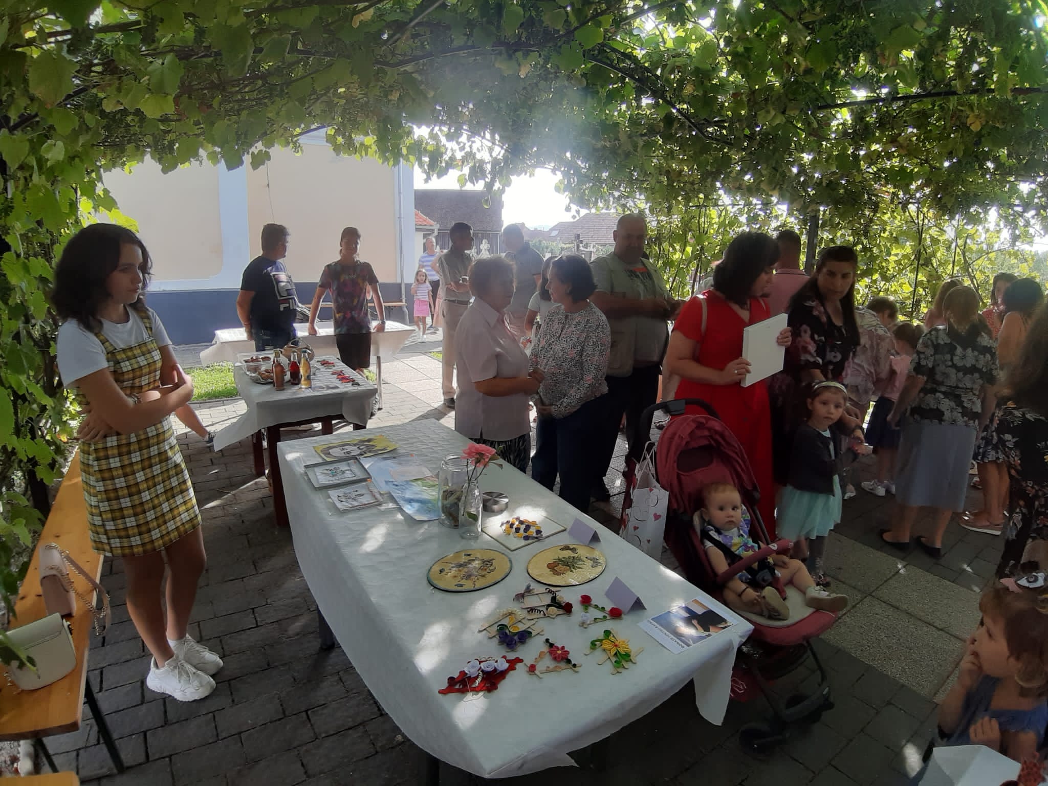 6.000 de lei s-au strâns în Bazarul de Vară pentru Rafael. Faptele mari ale celor mici i-au dat speranță