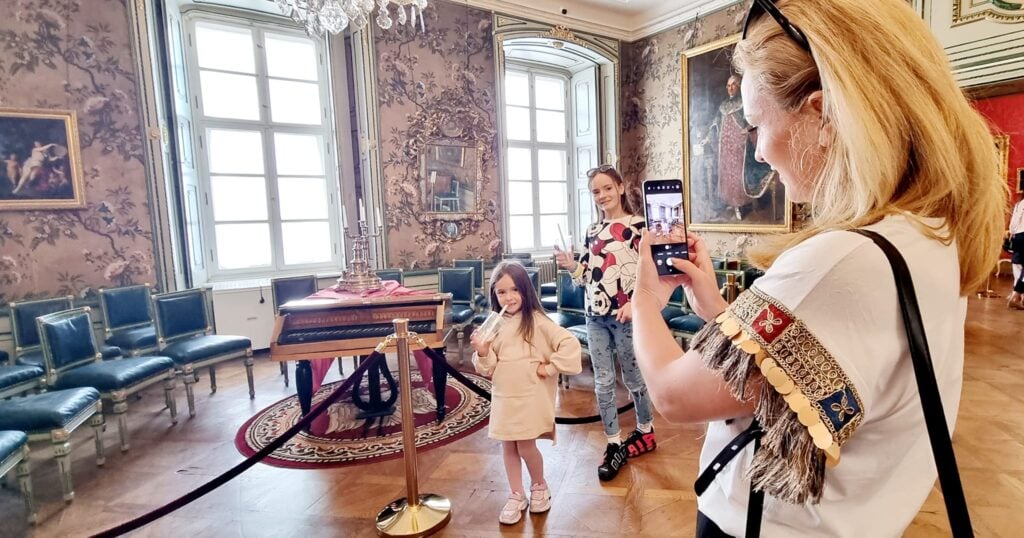 fotografii-gratuite-muzeul-brukenthal-jlsz