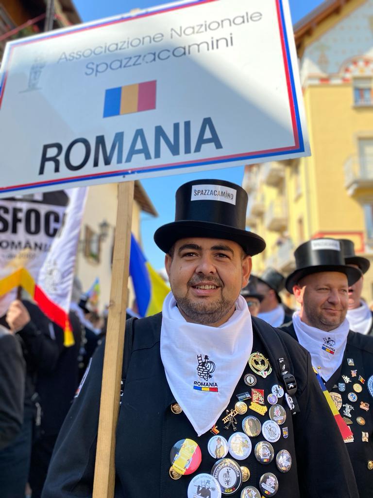 Coșar din tată-n fiu. Sibianul Cosmin Păcurar: La 13 ani desfundam coșuri cu tatăl meu