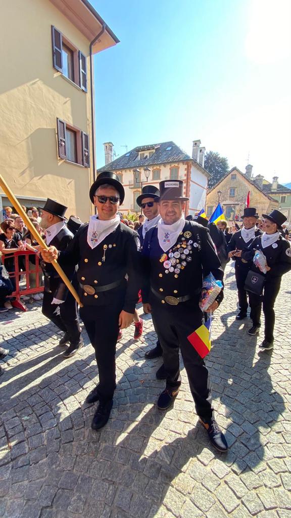 Coșar din tată-n fiu. Sibianul Cosmin Păcurar: La 13 ani desfundam coșuri cu tatăl meu