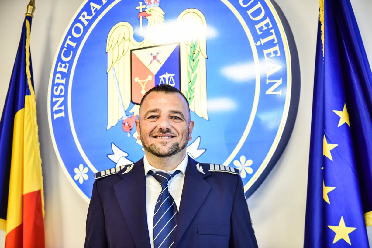 Ce lasă în urmă un polițist când iese la pensie? Louis Marius Radu: „Mi-au dat lacrimile ascultând stația, mi-am dat seama că e pentru ultima dată”