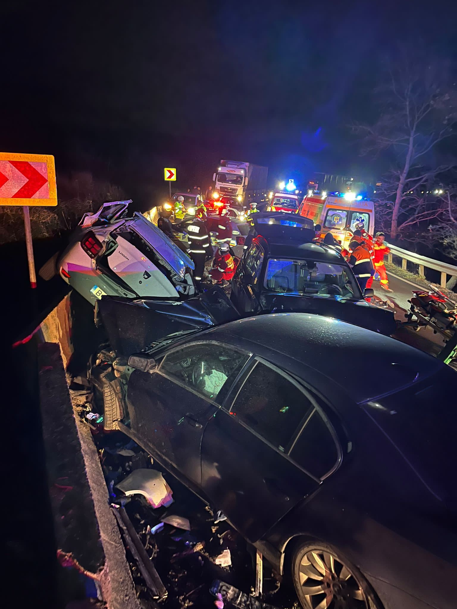 Un cuplu din Gran Canaria și fiica lor de 21 de ani sunt persoanele care au murit în accidentul de la Hula Bradului, de duminică. Părinții au venit să-și viziteze fiica, aflată în Sibiu cu o bursă Erasmus