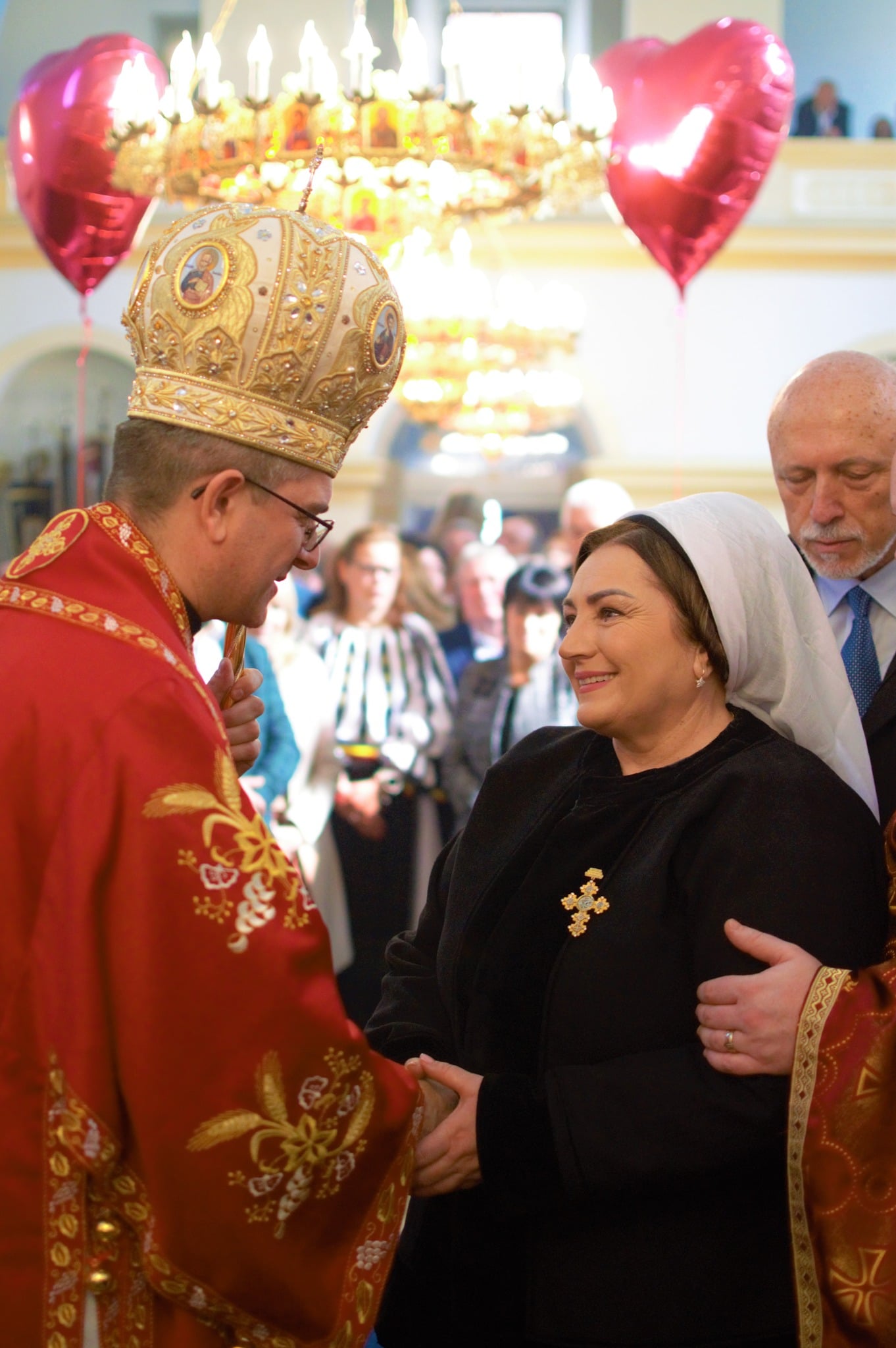 Vizită pastorală la biserica din Orlat. Preot Ioan Canciu: Asta e biserica de la Orlat - simplă, cu sfinți în devenire, așezați în bănci, în liniștea Liturghiei
