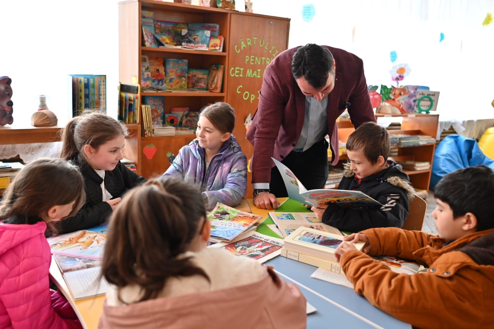 Muzeul Național Brukenthal și Biblioteca Astra au donat 1.500 de cărți bibliotecilor din Republica Moldova