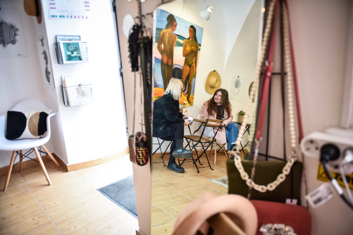 S-a întors din Germania după 25 de ani și a deschis un magazin cu un concept unic în Sibiu: Oamenii sunt mult mai deschiși, mulți tineri vin înapoi și vor să construiască ceva aici