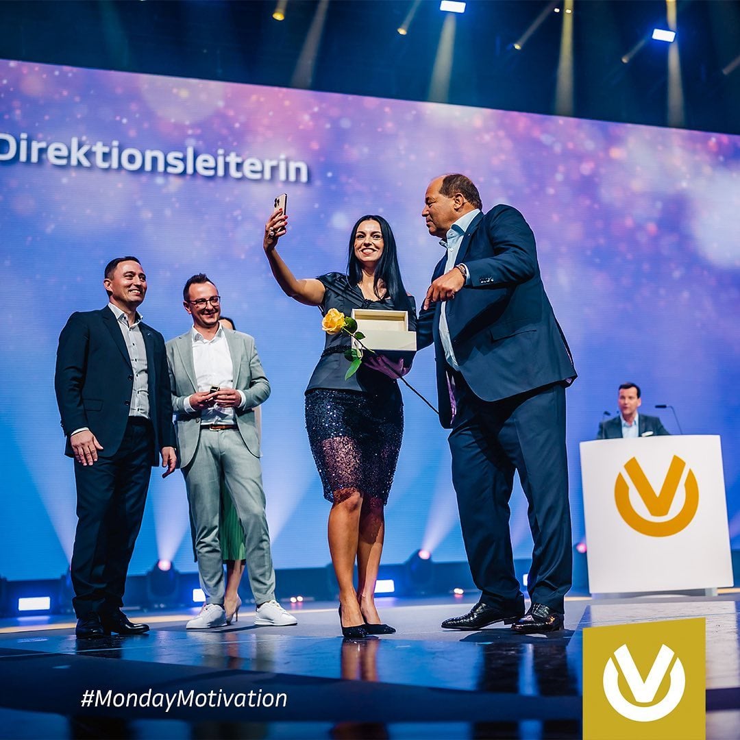 O sibiancă a devenit cea mai tânără femeie promovată director la cea mai mare companie de servicii financiare din Germania: „Toată echipa pe care am format-o este din români”