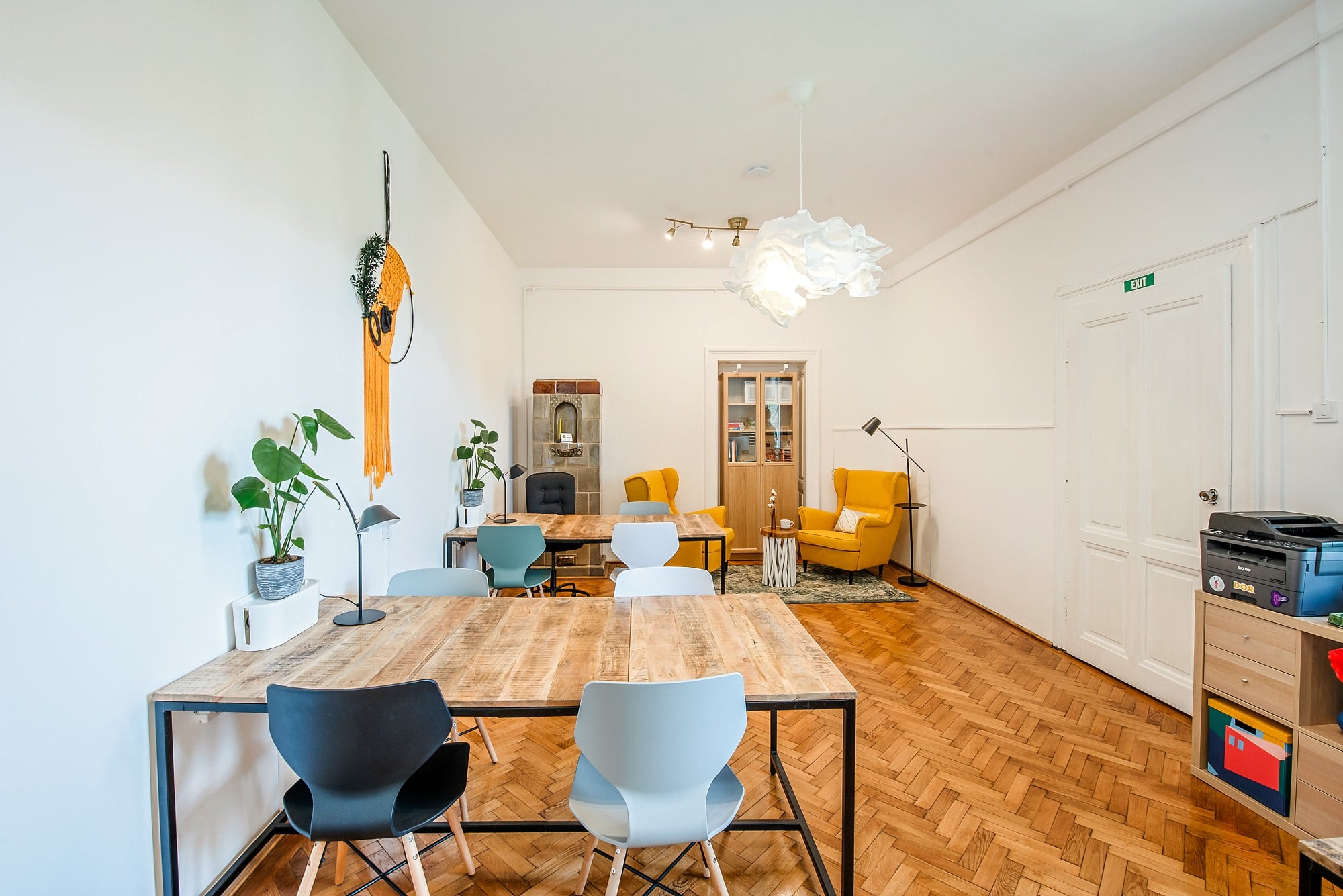 Spațiile de coworking în Sibiu: un business instabil, dar cu sentiment de comunitate. „Clientul sibian e unul foarte specific”