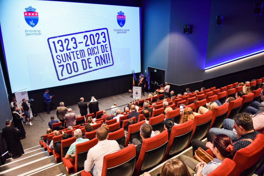 aniversare-700-selimbar-10-q6a2