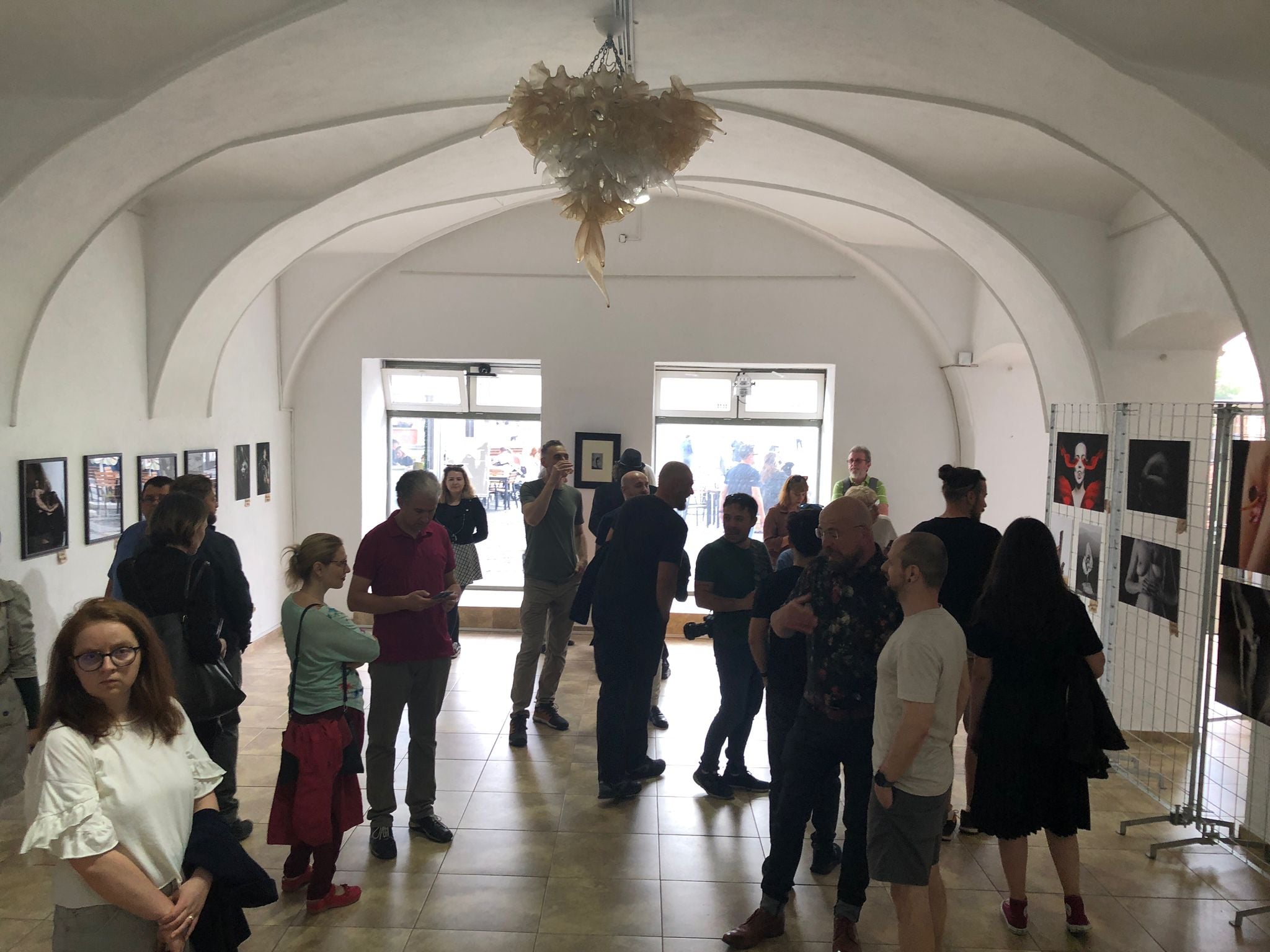 „Ei surprind momentele și efervescența acestui oraș”. IMG_001.jpg, expoziția care prezintă lucrările mai multor fotografi sibieni