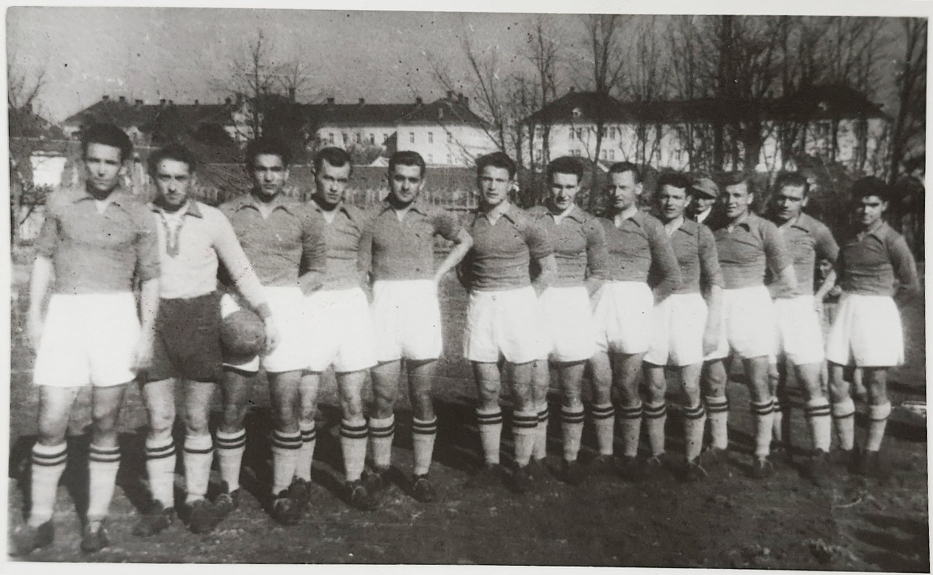 „Șoimii Sibiu”: O călătorie în imagini prin istoria echipei de fotbal. Cea mai veche fotografie prezentată datează din 1921