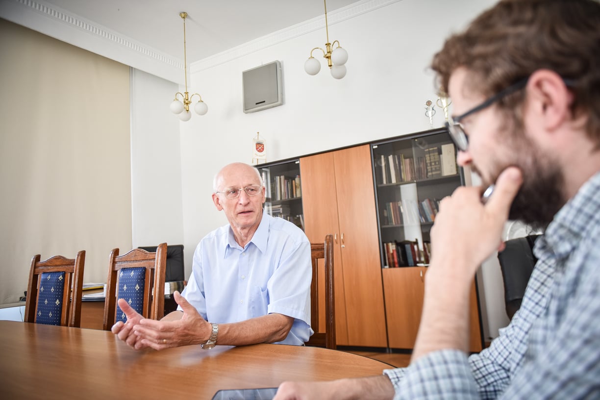 Profesorul de matematică Martin Bottesch: Avem nevoie de o educație umanistă foarte serioasă. La noi e lăsată deoparte și nu e bine asta