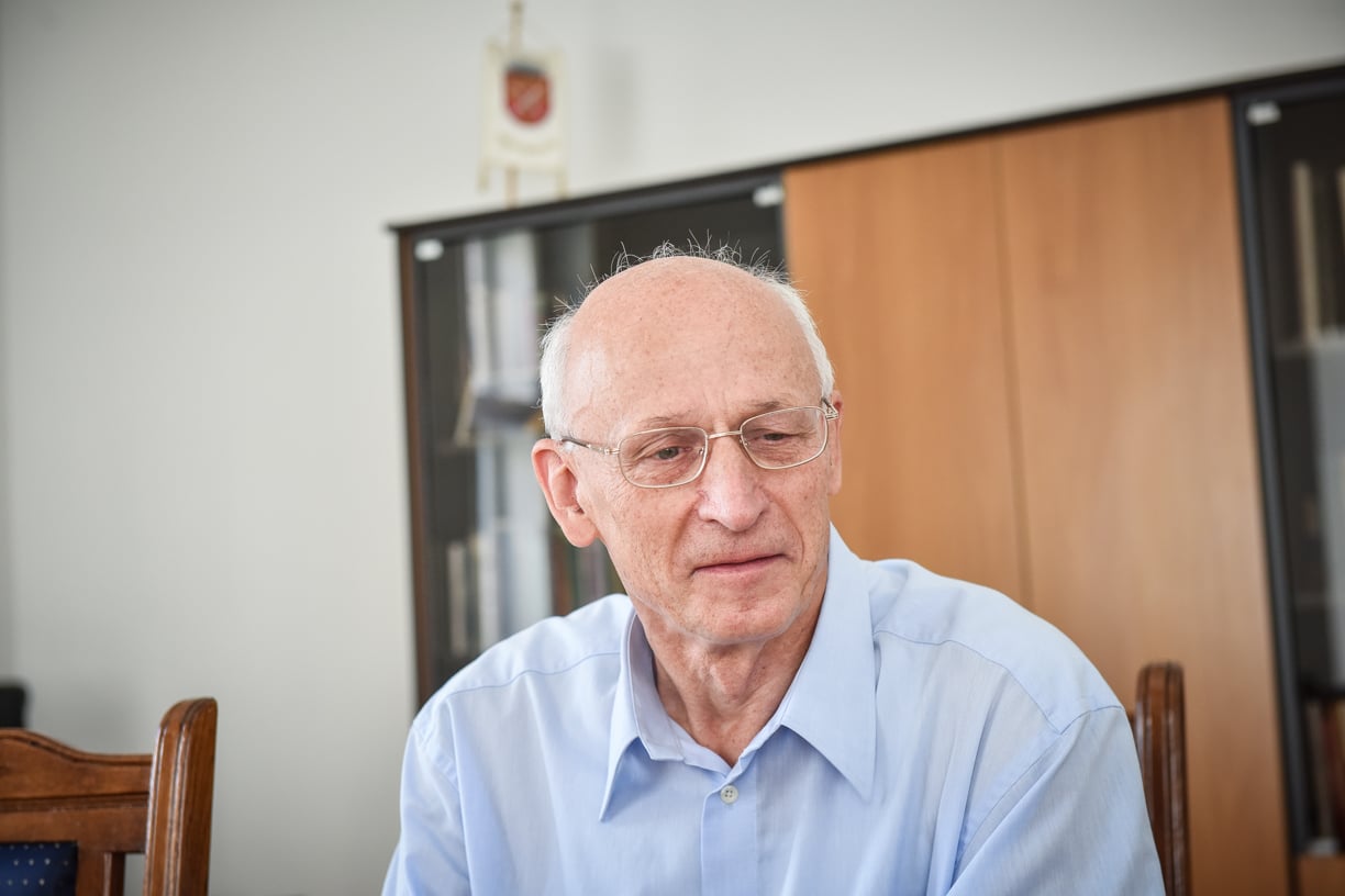 Profesorul de matematică Martin Bottesch: Avem nevoie de o educație umanistă foarte serioasă. La noi e lăsată deoparte și nu e bine asta